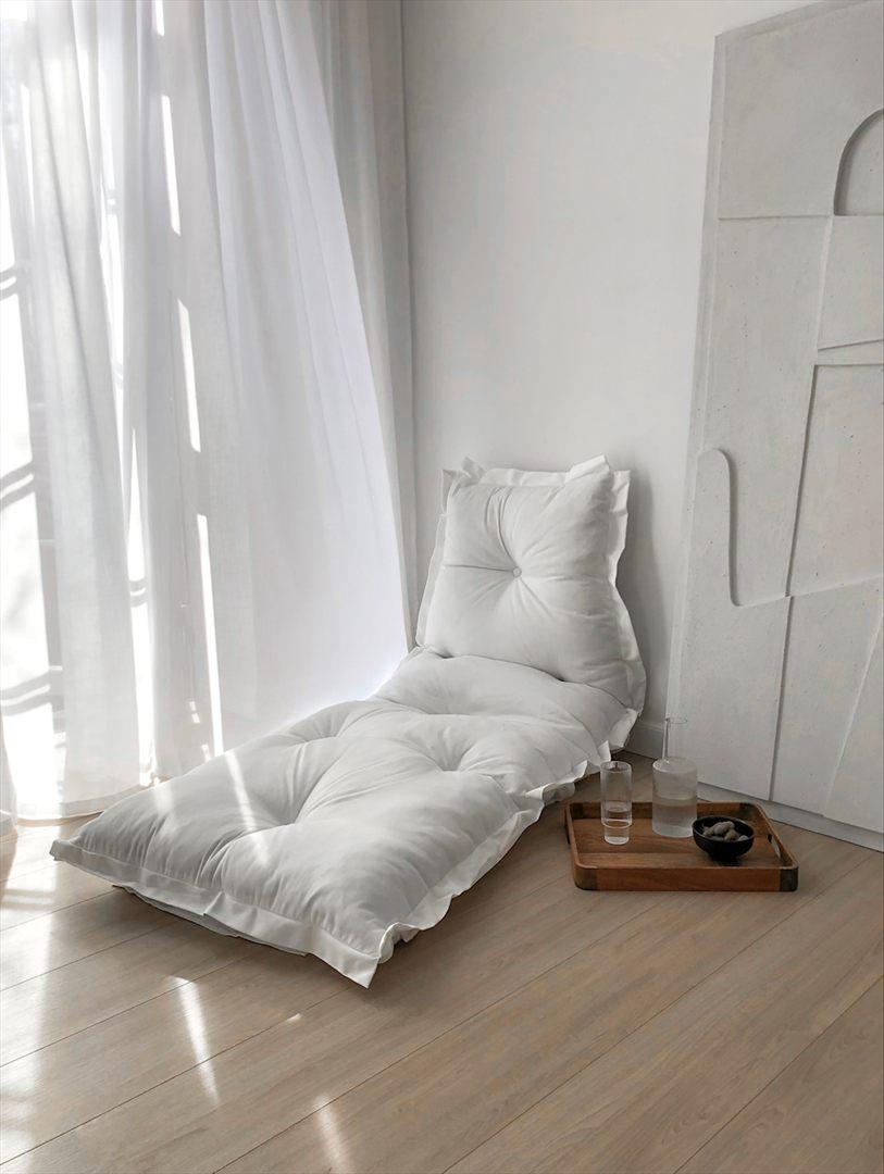 SIT AND SLEEP OUTDOOR